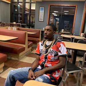 Meet your Posher, Dennis